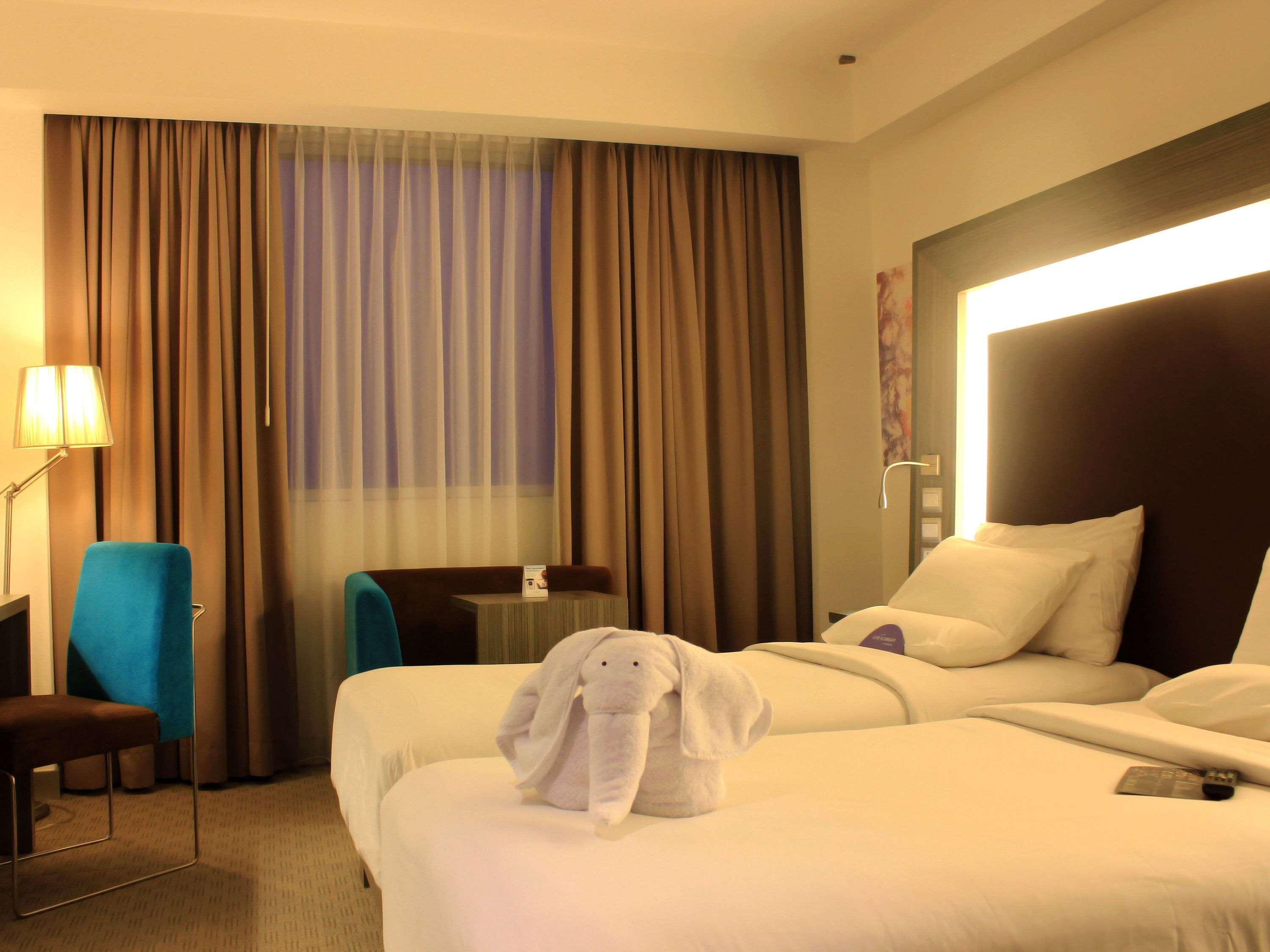 Novotel Bangka Hotel & Convention Center Pangkal Pinang Exteriör bild