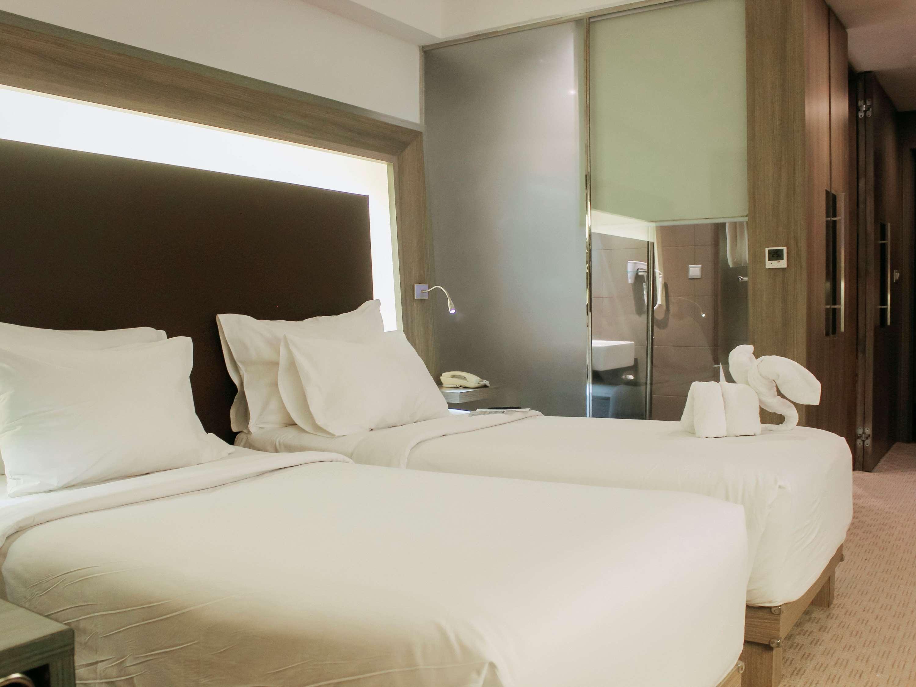 Novotel Bangka Hotel & Convention Center Pangkal Pinang Exteriör bild