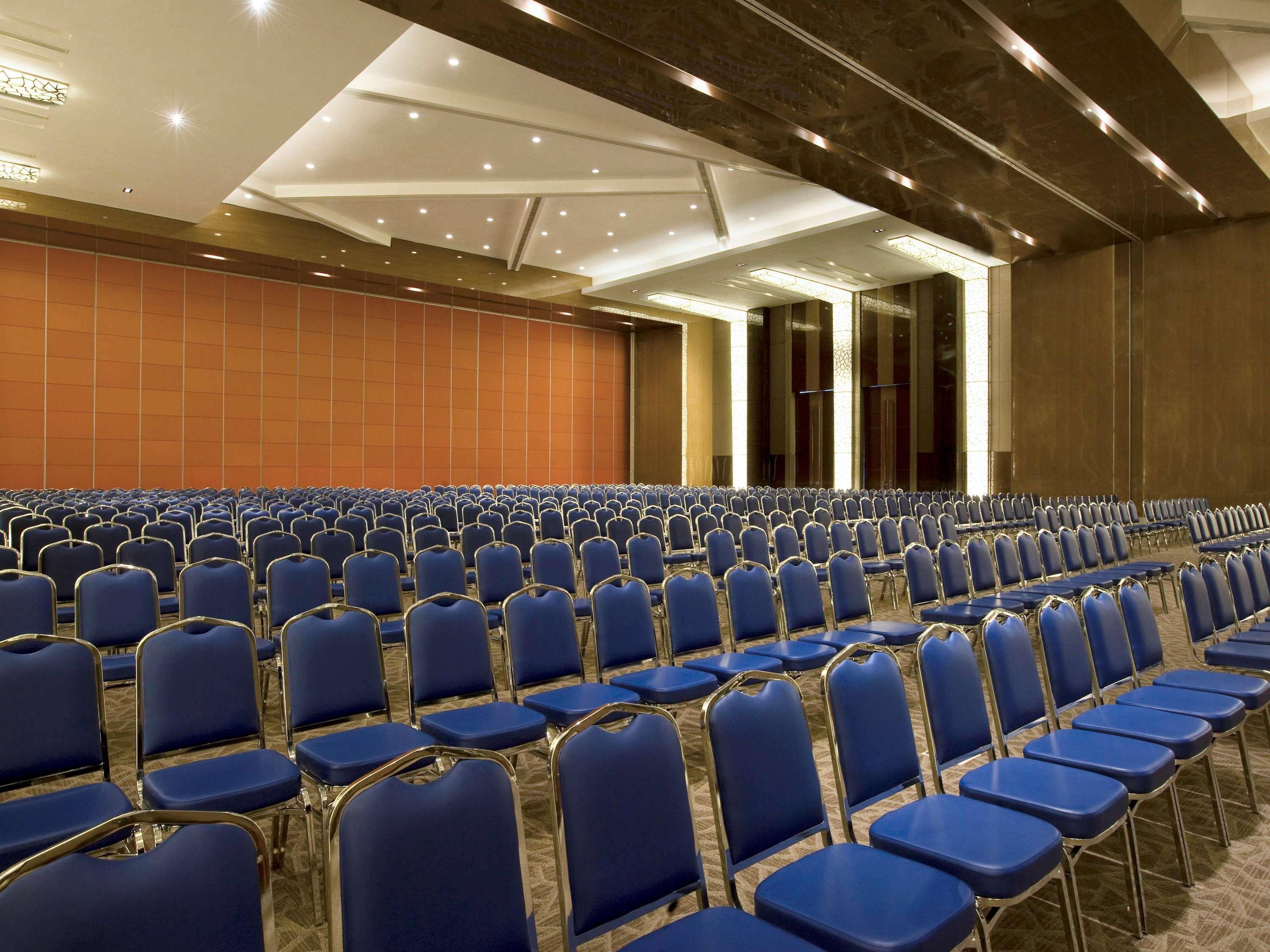 Novotel Bangka Hotel & Convention Center Pangkal Pinang Exteriör bild