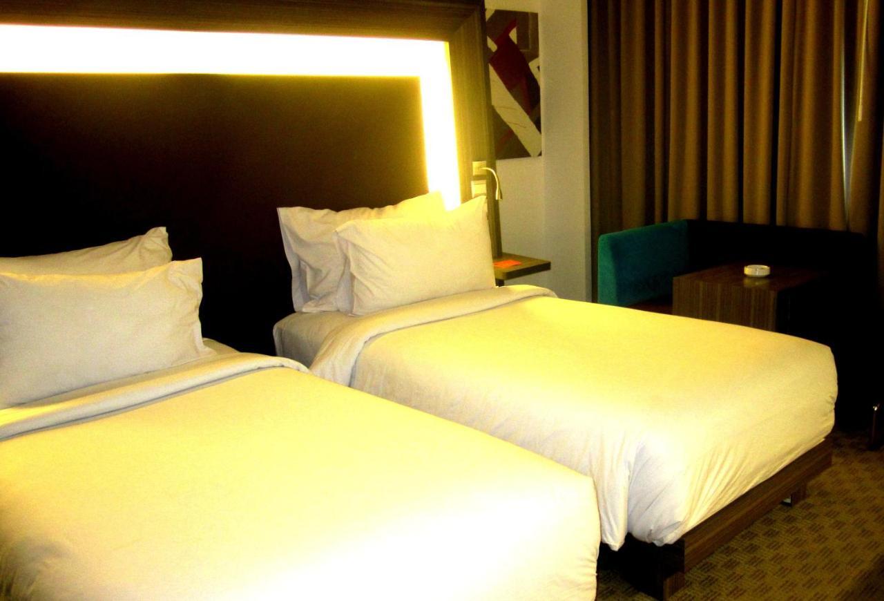 Novotel Bangka Hotel & Convention Center Pangkal Pinang Exteriör bild