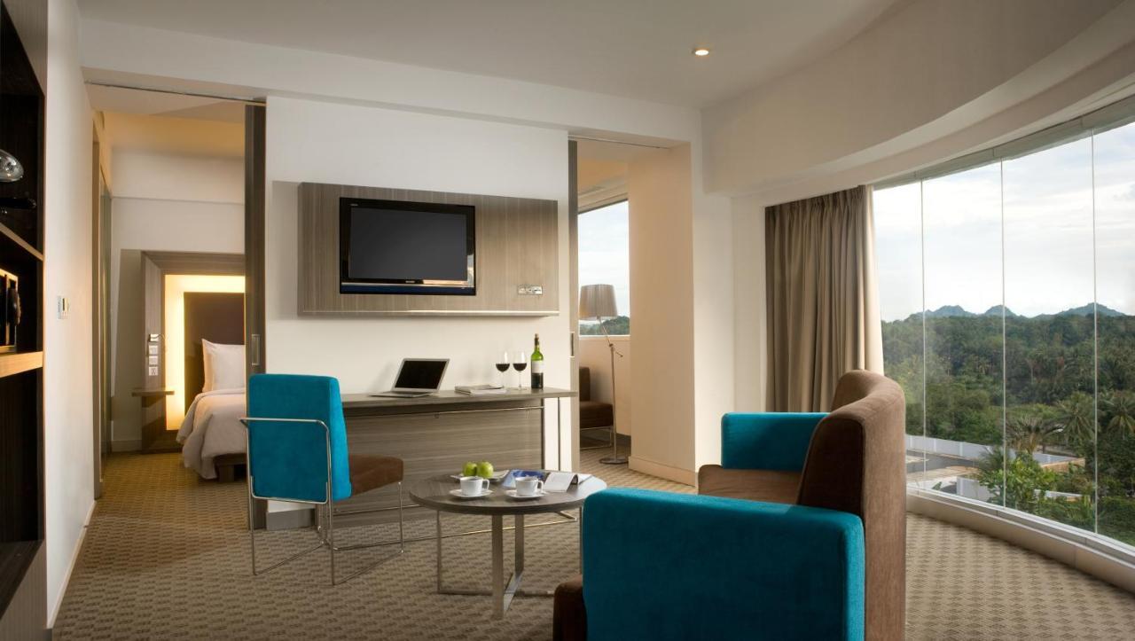 Novotel Bangka Hotel & Convention Center Pangkal Pinang Exteriör bild